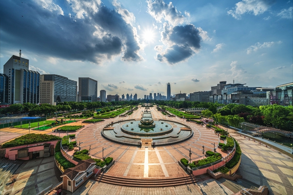 泉城廣場，20周年了！