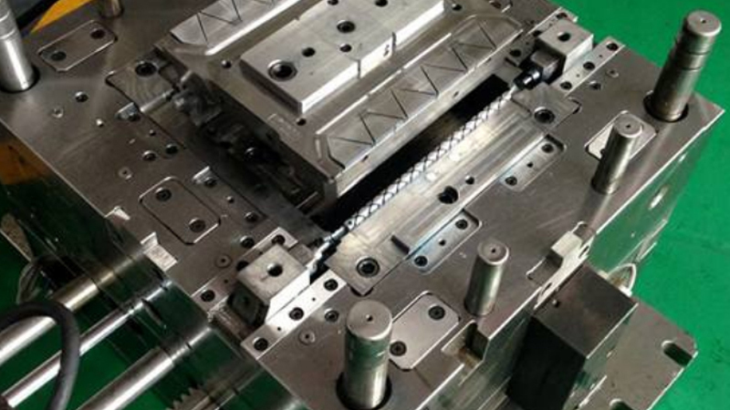 深圳塑膠模具廠，塑膠模具配件有哪些?