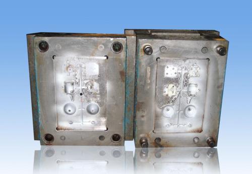 深圳塑膠模具廠，塑料模具零配件的熱處理工藝介紹