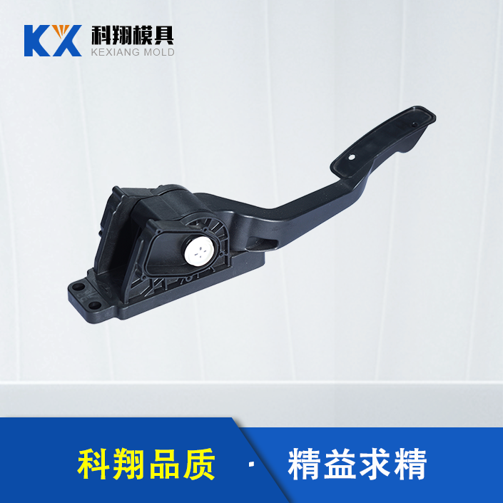 塑膠模具是什么？塑膠模具對比塑料模具有什么區(qū)別？